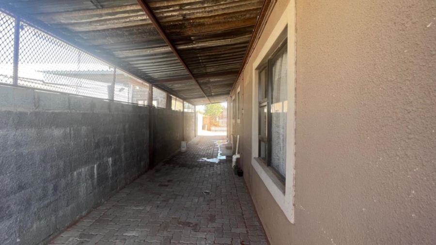 3 Bedroom Property for Sale in Kutlwanong Northern Cape